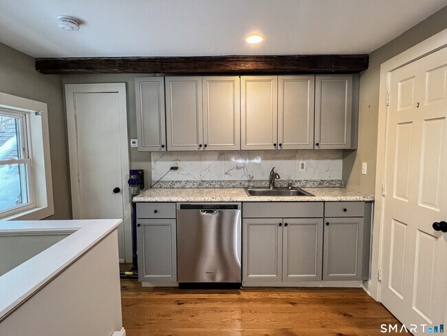 Building Photo - 133 Boston Post Rd