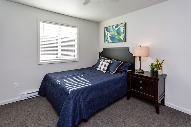 Building Photo - 3 Bedroom, Single-story Townhomes for rent in Marshalltown, IA