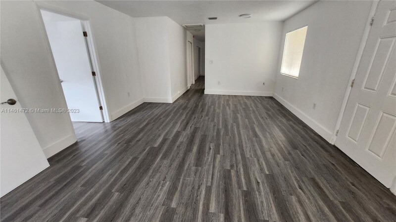 Building Photo - 550 NW 58th St