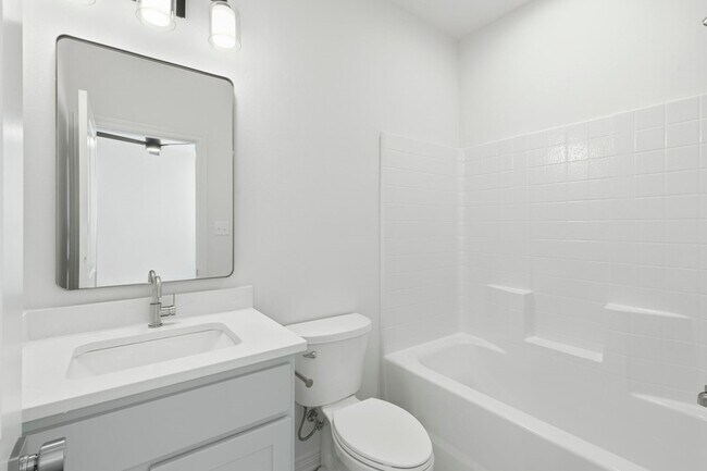 Building Photo - 307 Sterling St