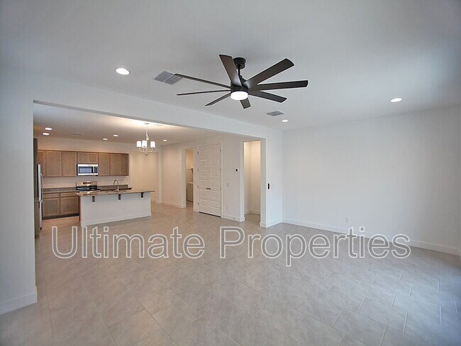 Building Photo - 10210 Indianola Ave