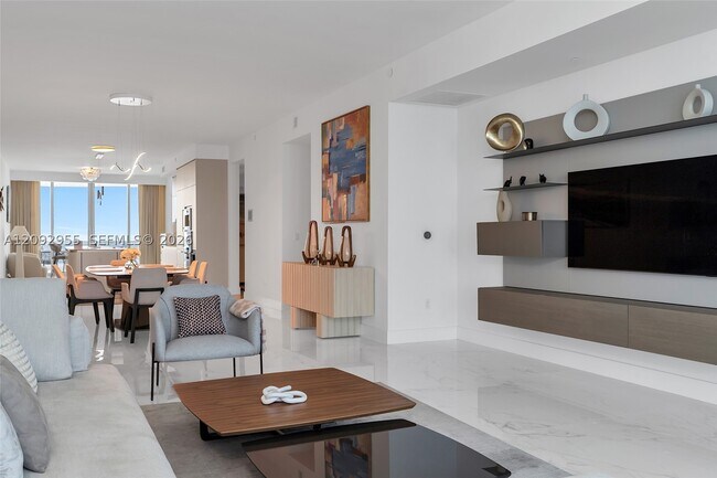Building Photo - 16901 Collins Ave