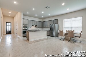Building Photo - 1114 Aidenbaum