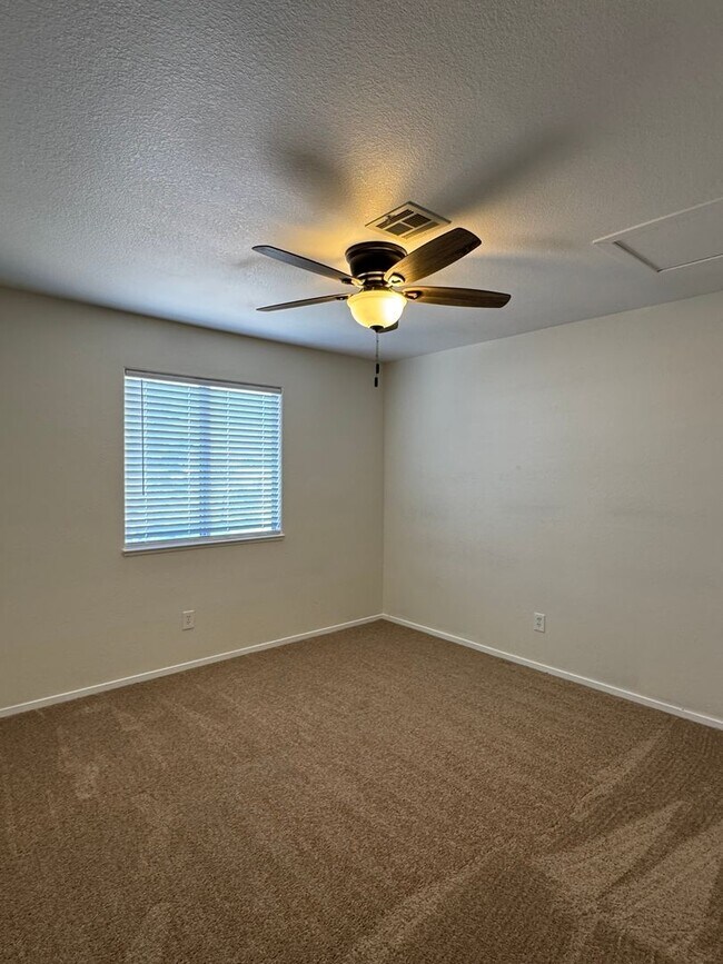 Building Photo - 7428 Jockey Ave