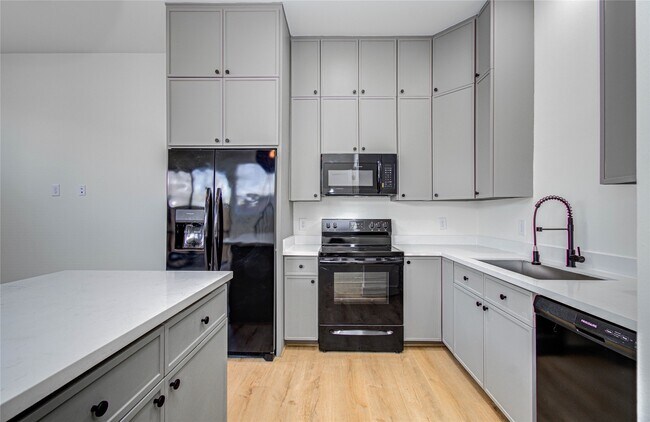 Building Photo - 1508 McKee St