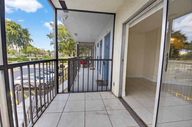 Building Photo - 7535 S Oriole Blvd