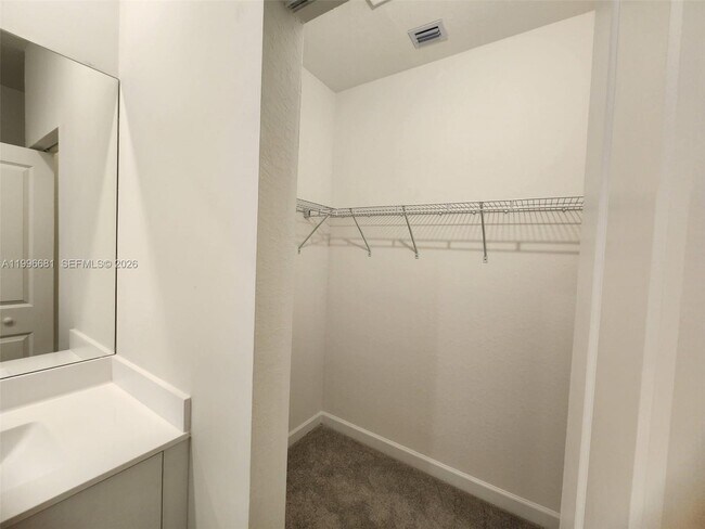 Building Photo - 2429 SE 28th Dr