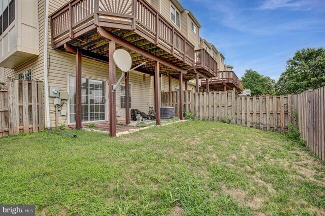 Building Photo - 21639 Kings Crossing Terrace