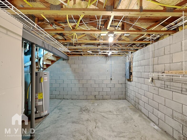 Building Photo - 8923 Trinity Cir