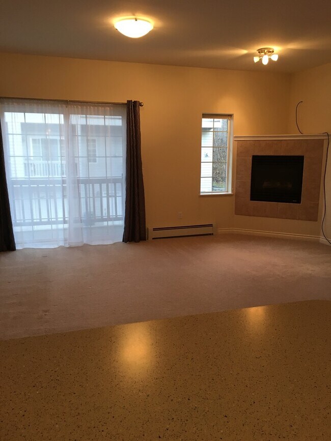 Primary Photo - NEW CARPET THROUGHOUT| 2-Bedroom Townhome with Garage