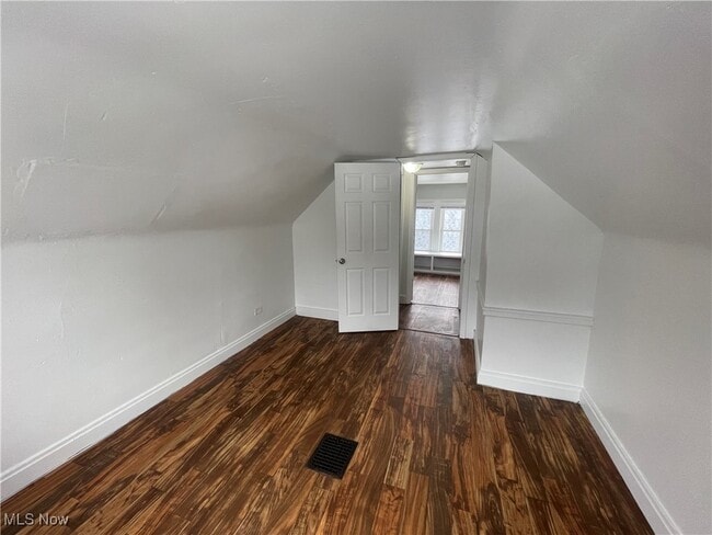 Building Photo - 944 Baughman St