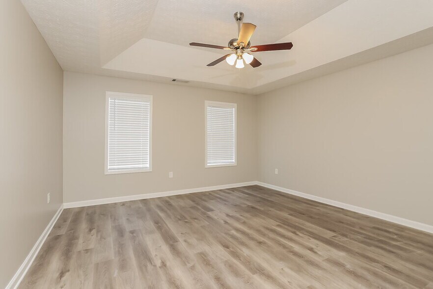 Building Photo - 733 Sinclair Way