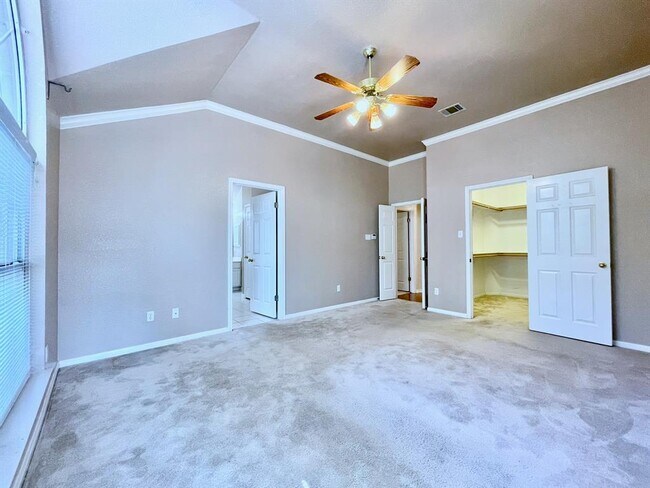 Building Photo - 1725 Dapplegrey Ln