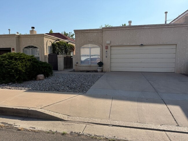 Primary Photo - Nice 2 or 3 bedroom patio home in Taylor R...