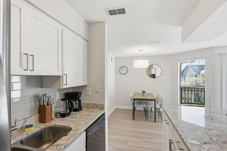 Building Photo - 2301 Deer Path Cir