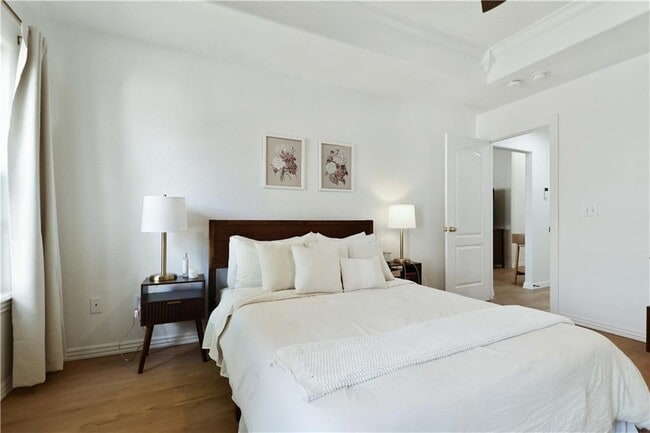 Building Photo - 3000 SW Wentworth Ave