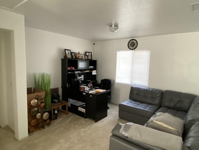 Building Photo - 30527 Gallup Ct