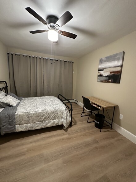 2D - 21 Radcliffe Ave