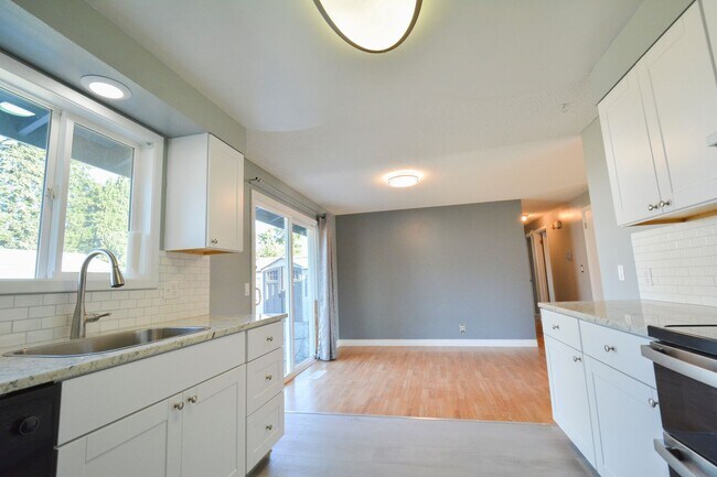 Building Photo - Spacious Multi-Generational Rental Opportunity – 3 Bed, 2 Bath Home + Detached ADU
