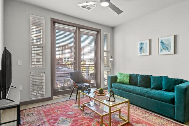 Building Photo - 390 N 2nd Ave