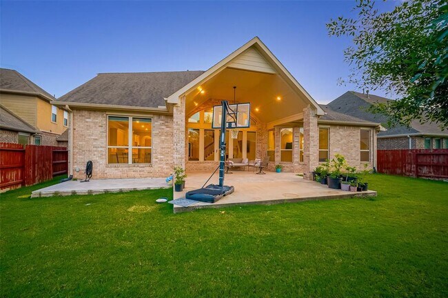 Building Photo - 16818 Calcots Dr