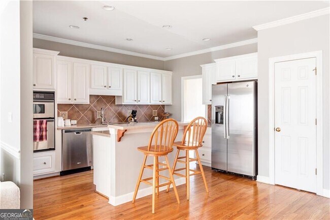 Building Photo - 574 Vinings Estates Dr SE