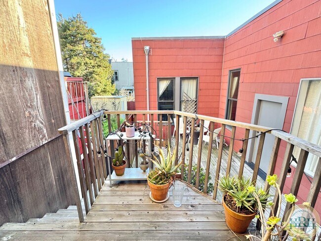 Building Photo - Huge Spacious 1BR|1BA loft in Lower Haight