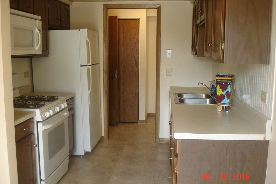 Building Photo - 80 S Pleasant Rd