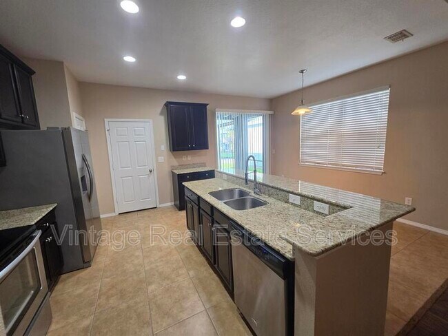 Building Photo - 9209 English Oaks Ln