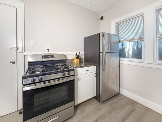 Building Photo - Calvert Duplex (The Shirley)