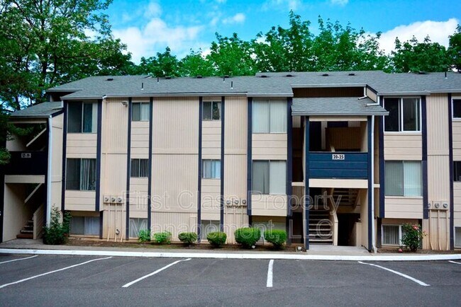 Building Photo - 3648 SW Beaverton Hillsdale Hwy