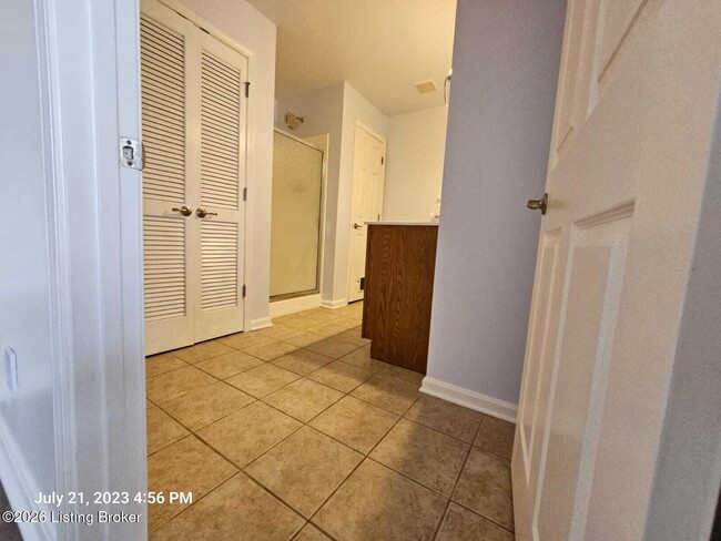 Building Photo - 3802 Falcon Crest Dr