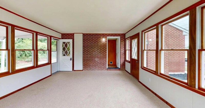 Building Photo - 408 Long Ln