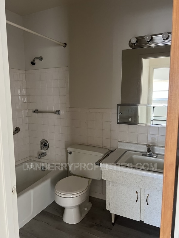 Building Photo - 3940 Jackman Rd