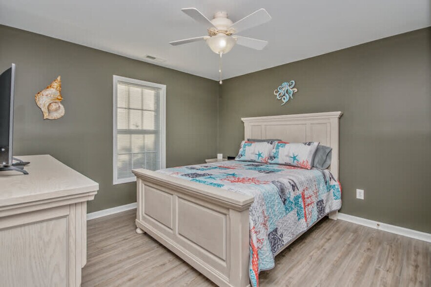 Building Photo - 255 Melody Gardens Dr