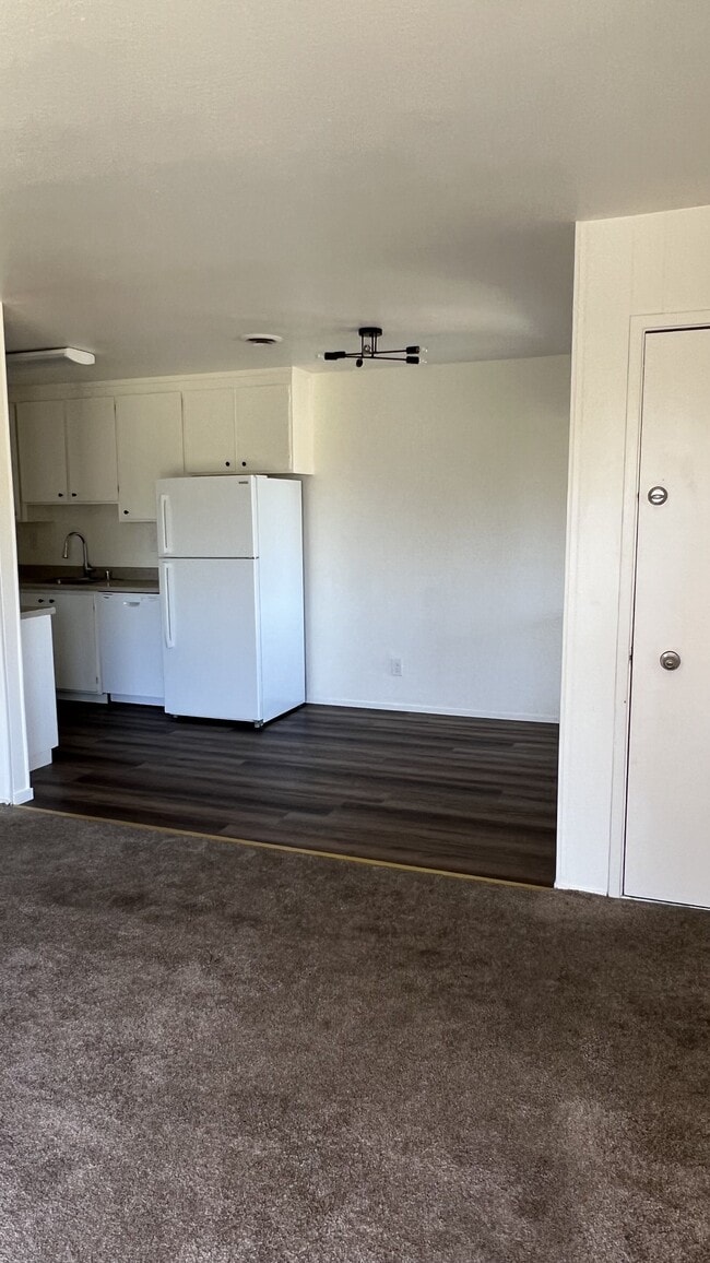 Building Photo - 142 Blue Ridge Dr