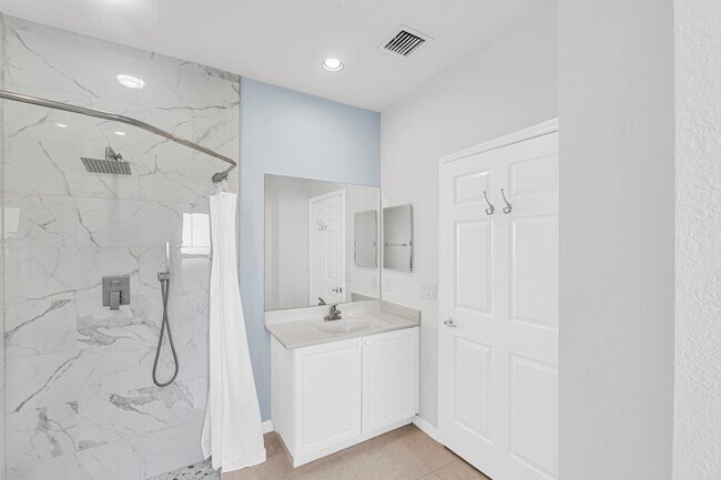 Building Photo - 1864 S Dovetail Dr