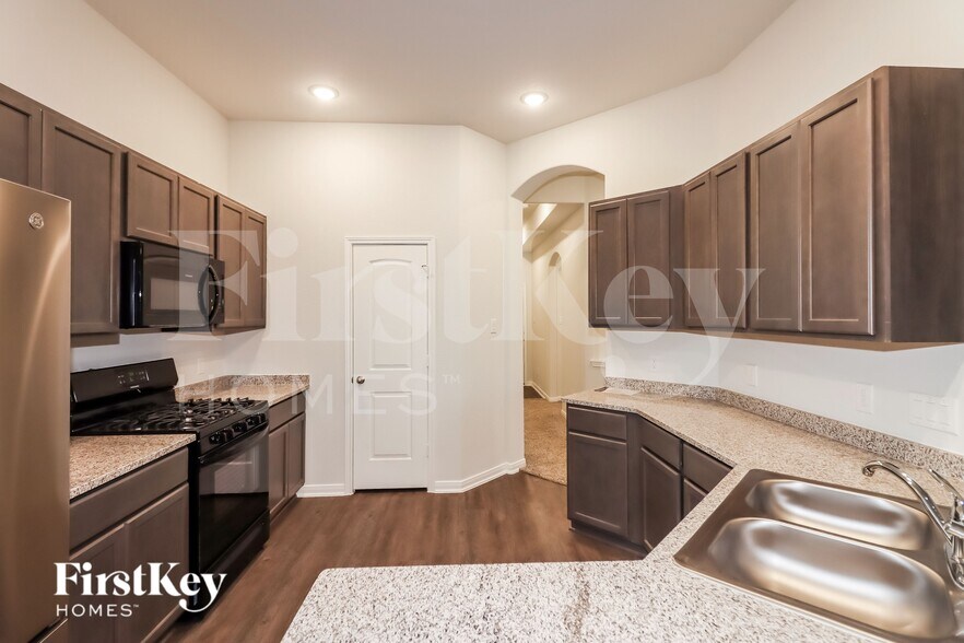 Building Photo - 26020 Babe Ruth Dr