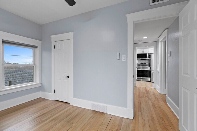 Building Photo - 3210 S 48th St