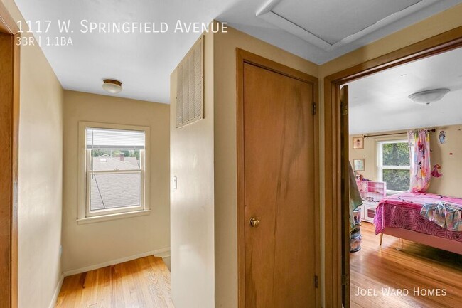 Building Photo - 1117 W Springfield Ave
