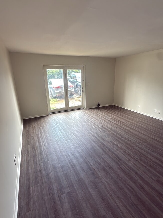 Building Photo - 1083 Harold Dr