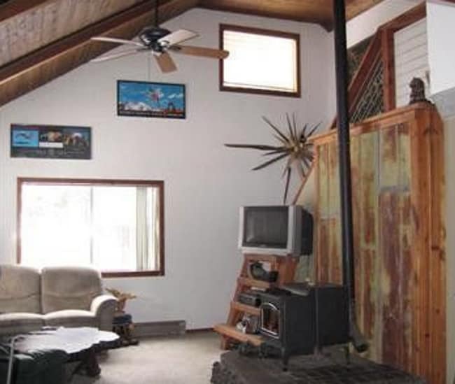 Building Photo - Charming 3-Bedroom Home on Half-Acre in Sk...
