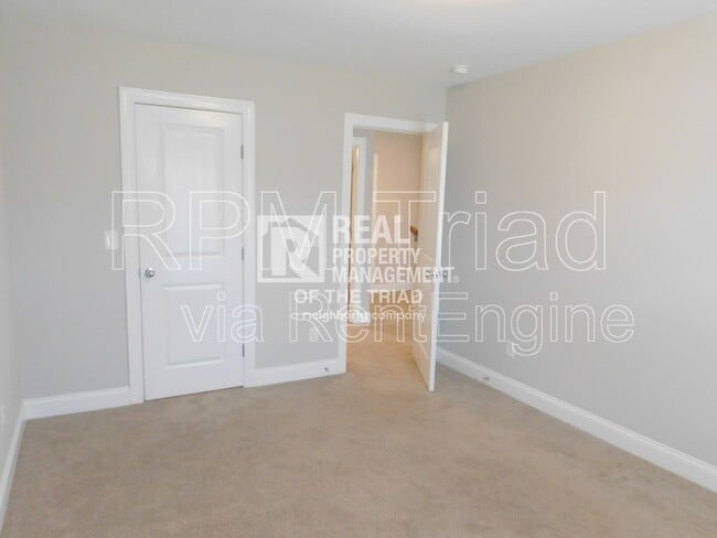 Building Photo - 6826 Magnolia Pk Ct