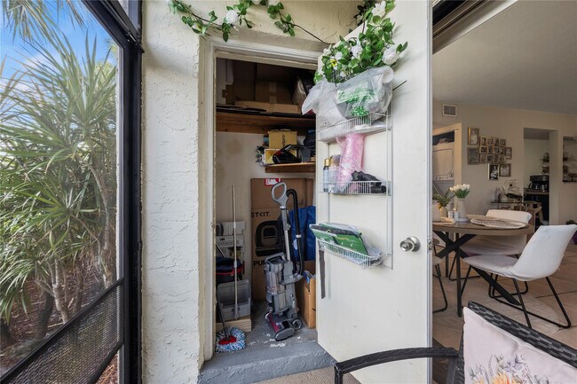 Building Photo - 10710 Royal Palm Blvd