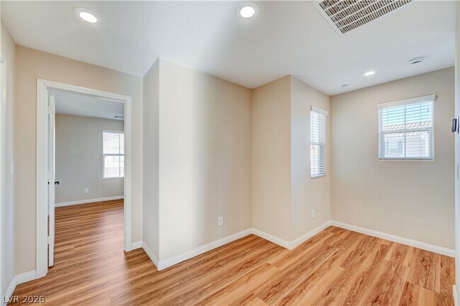 Building Photo - 2054 Waterlily View St