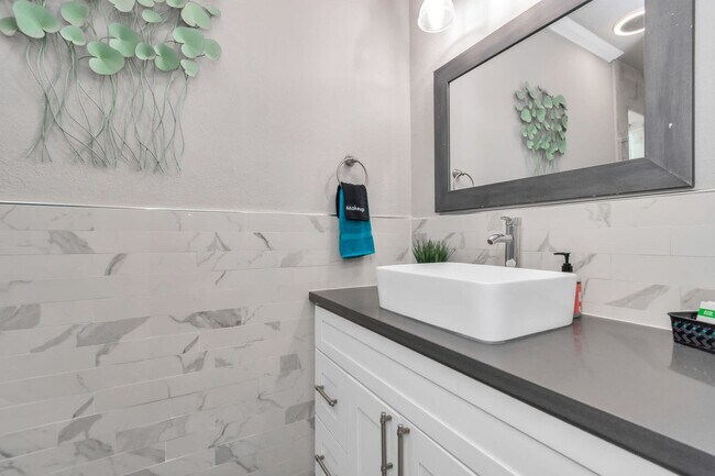 Building Photo - 2615 Arbor St