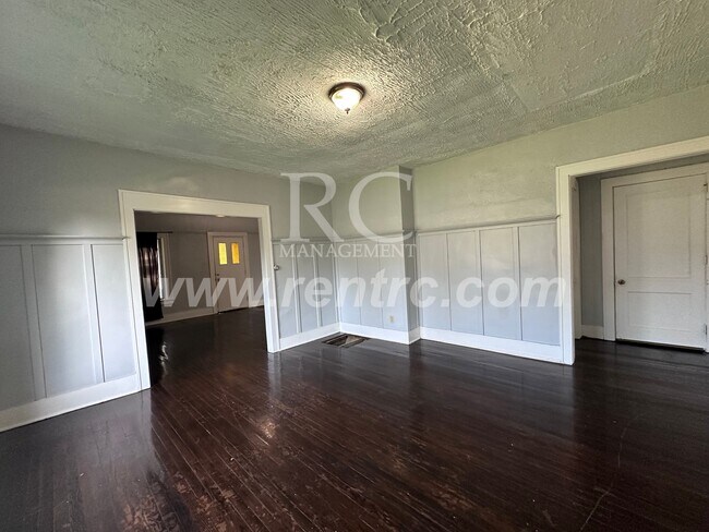 Building Photo - 1115 Harmon-