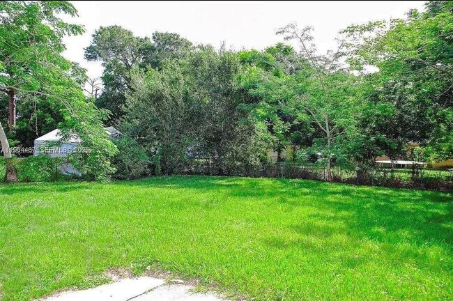 Building Photo - 212 N 41st St