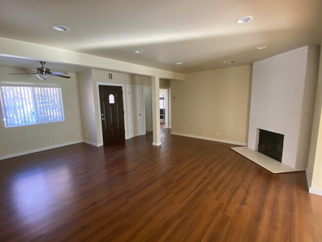 Building Photo - 13428 Friar St