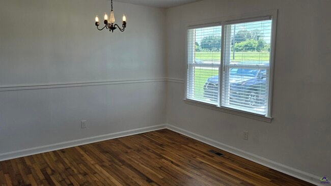 Building Photo - 412 N Houston Lake Blvd